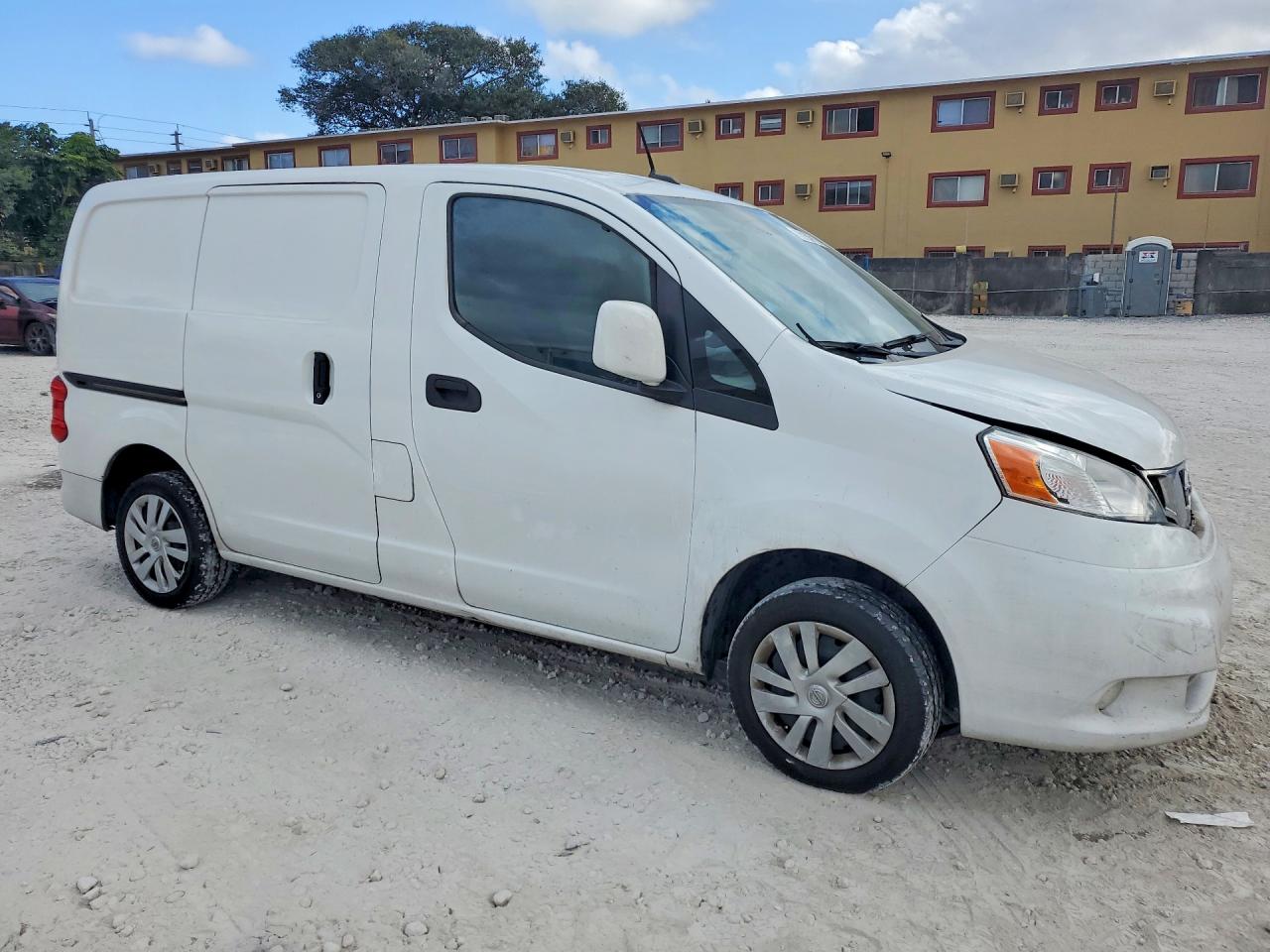 2020 NISSAN NV200 SV photo 4