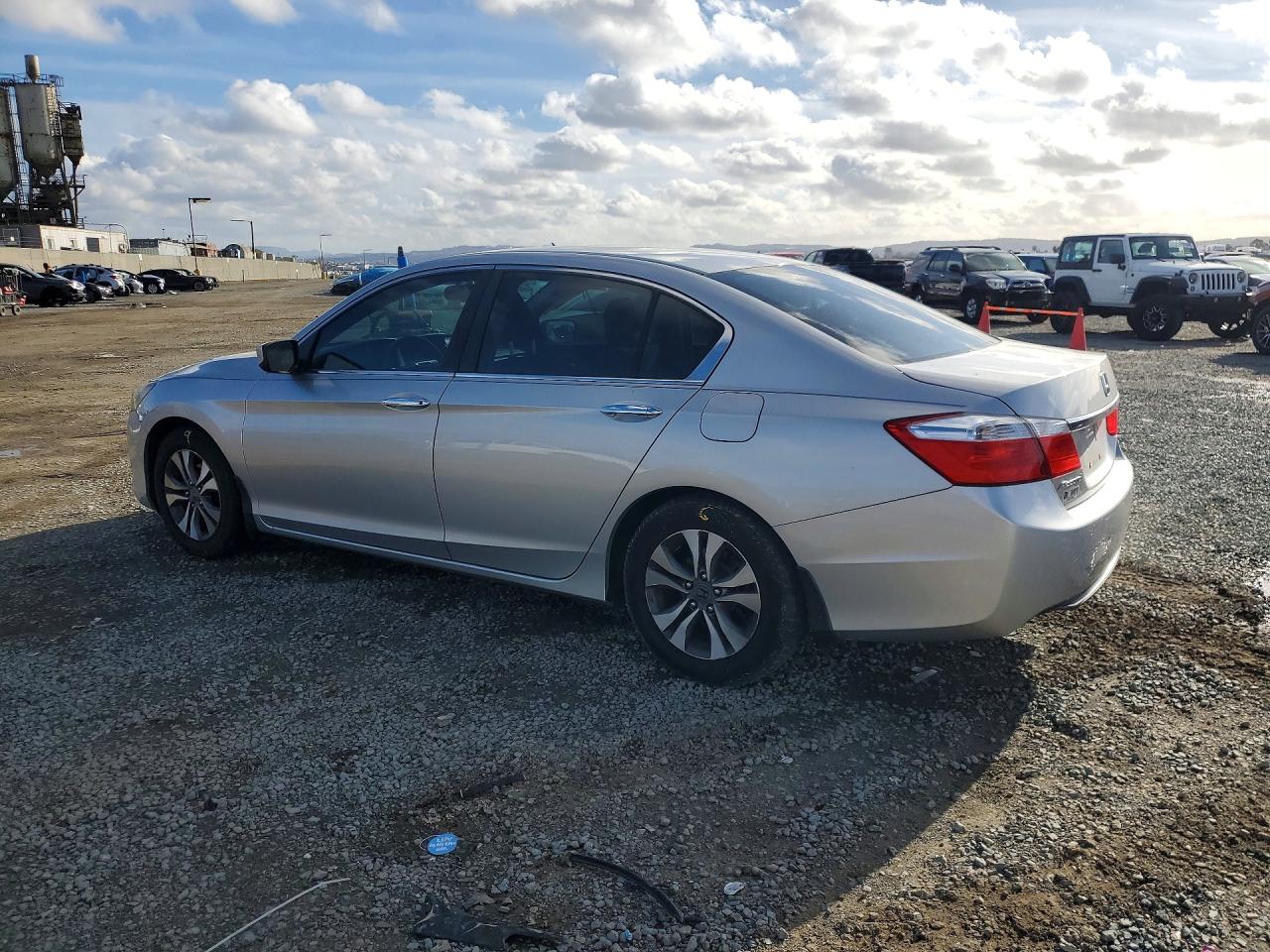2013 HONDA ACCORD LX photo 3