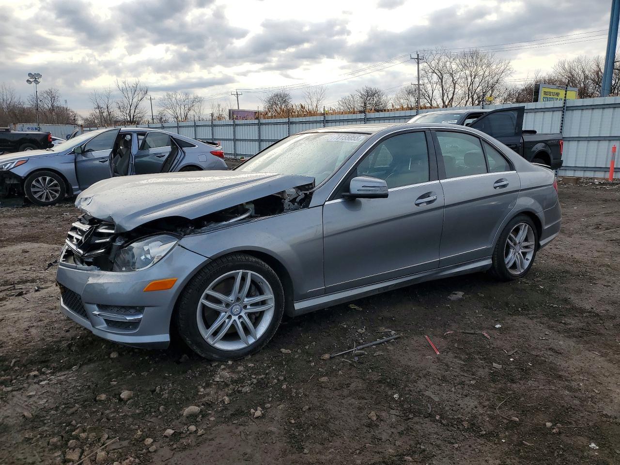 2014 MERCEDES-BENZ C