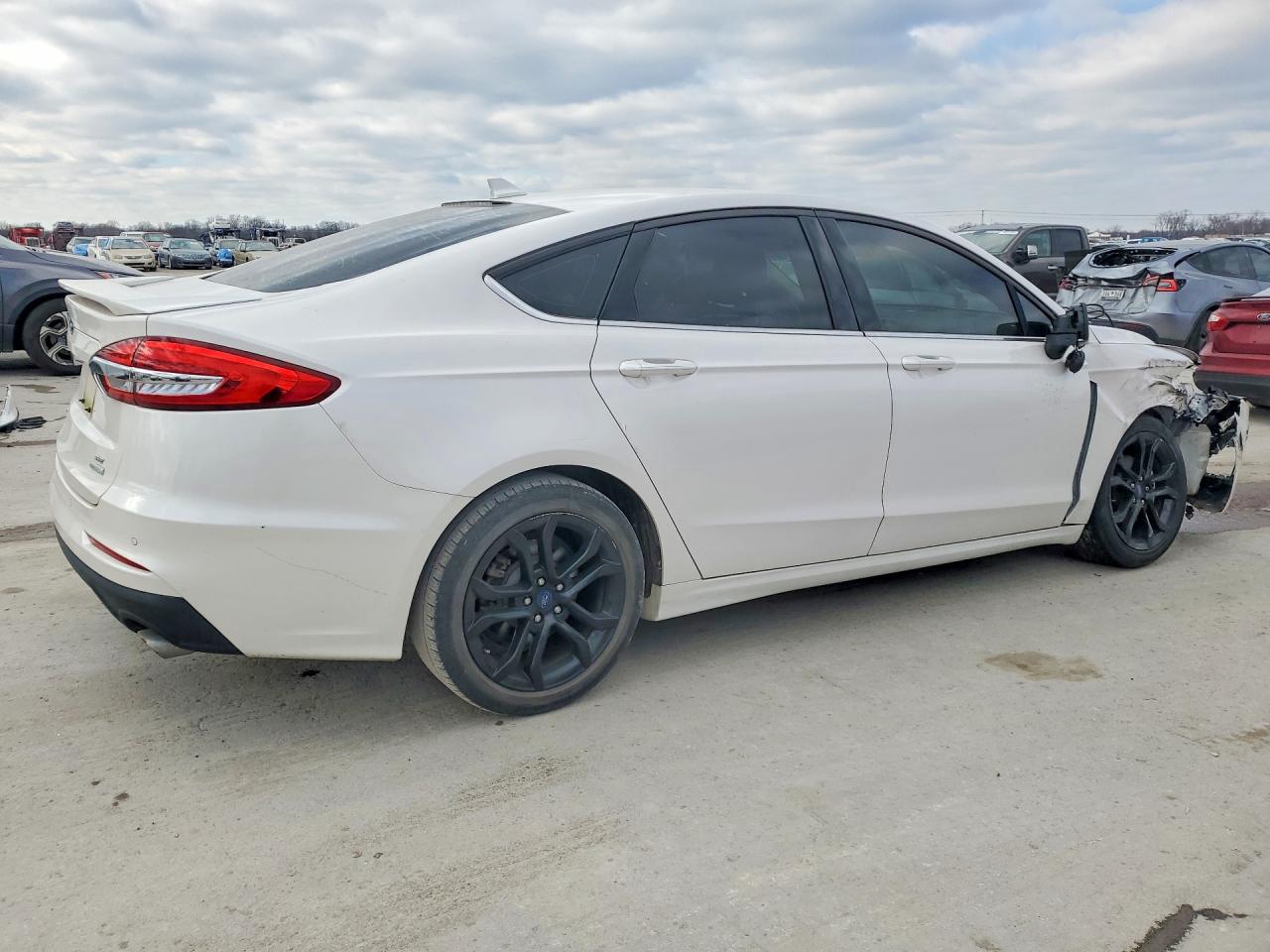 2019 FORD FUSION SE photo 5