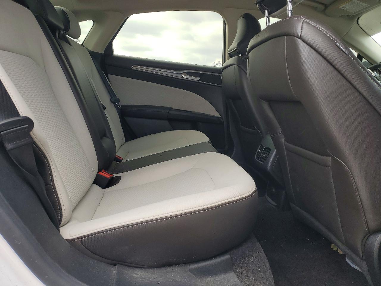 2019 FORD FUSION SE photo 19