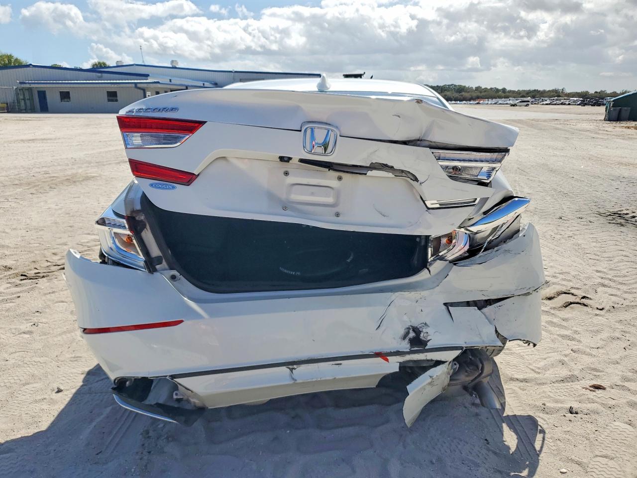 2018 HONDA ACCORD EX photo 16