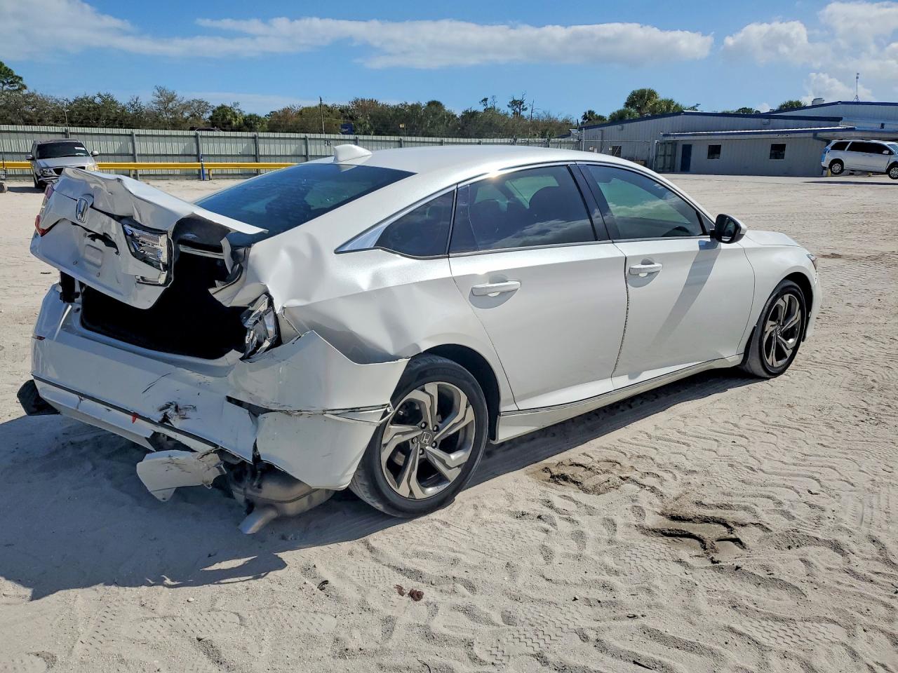 2018 HONDA ACCORD EX photo 7