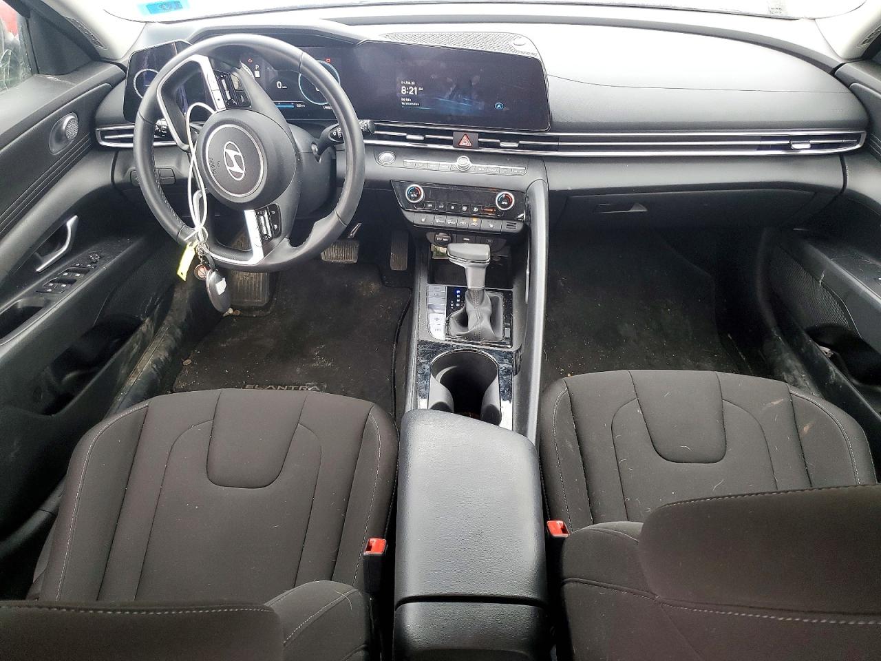 2024 HYUNDAI ELANTRA SEL photo 8