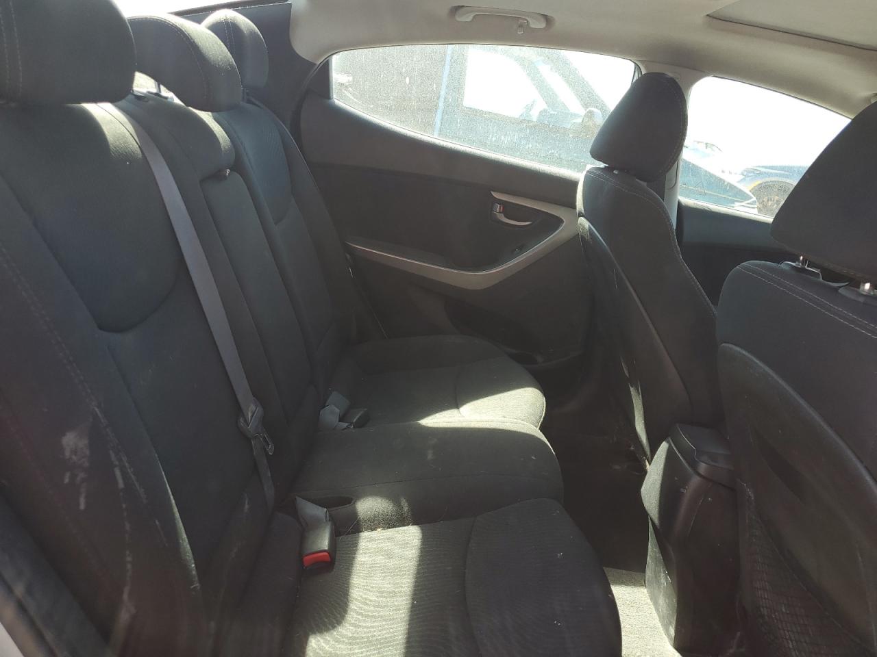 2015 HYUNDAI ELANTRA SE photo 19