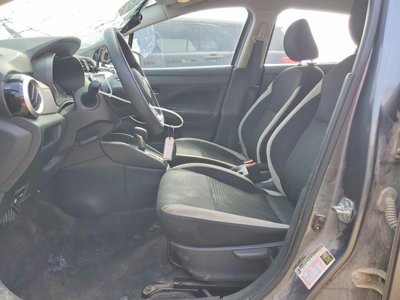 2021 NISSAN VERSA SV photo 7