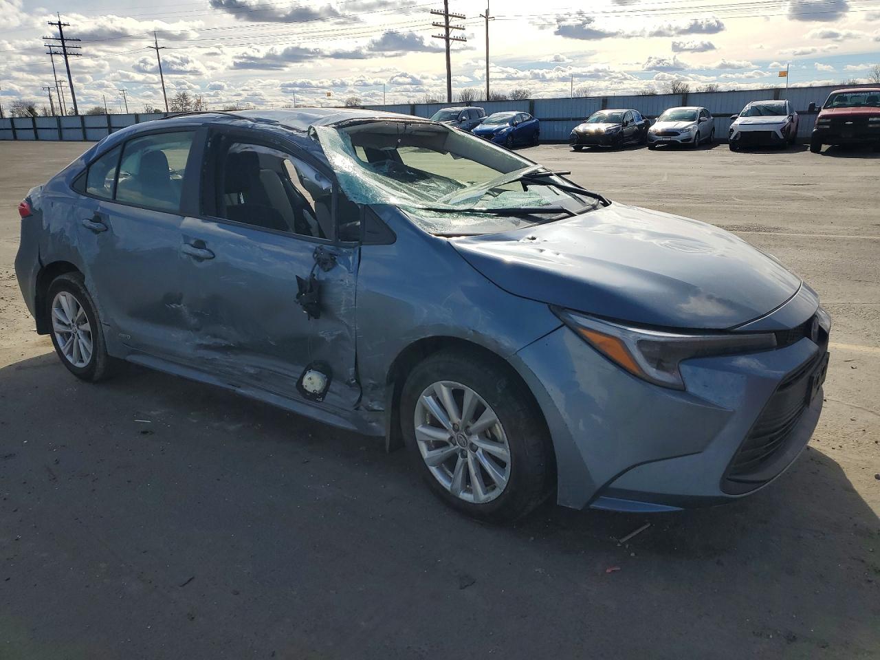 2025 TOYOTA COROLLA LE photo 4