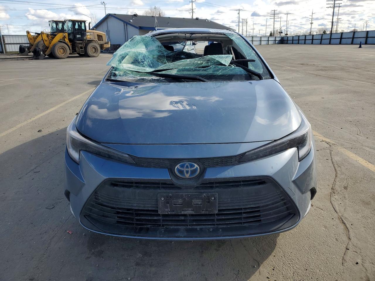 2025 TOYOTA COROLLA LE photo 5