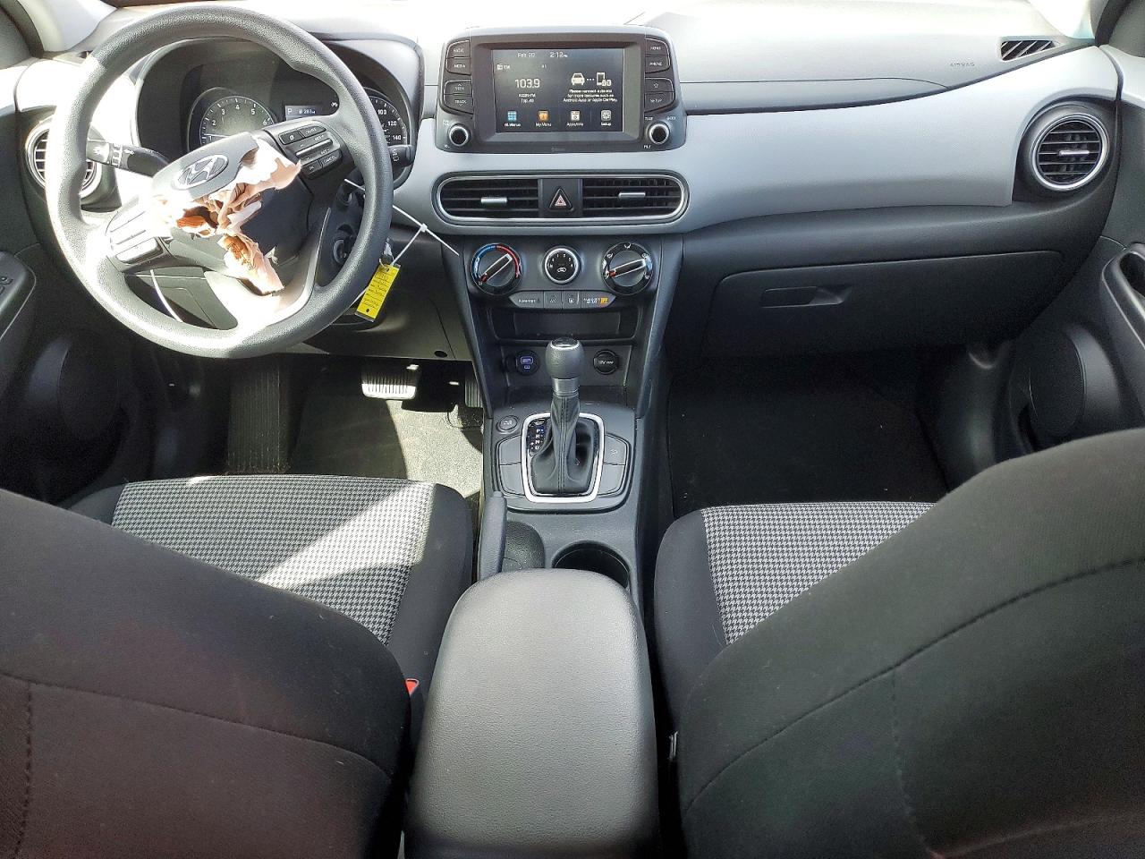 2020 HYUNDAI KONA SE photo 22