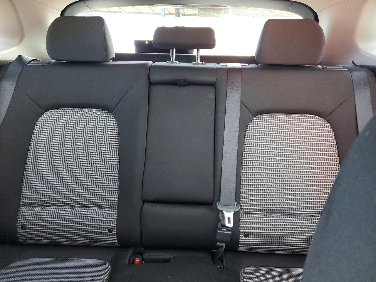 2020 HYUNDAI KONA SE photo 28