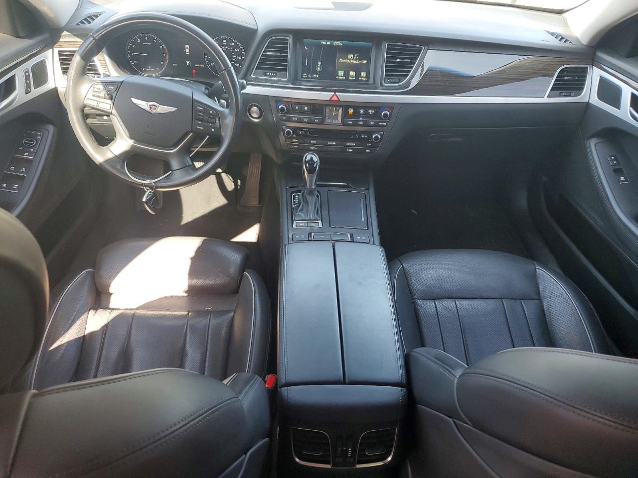 2015 HYUNDAI GENESIS 3.8L photo 8