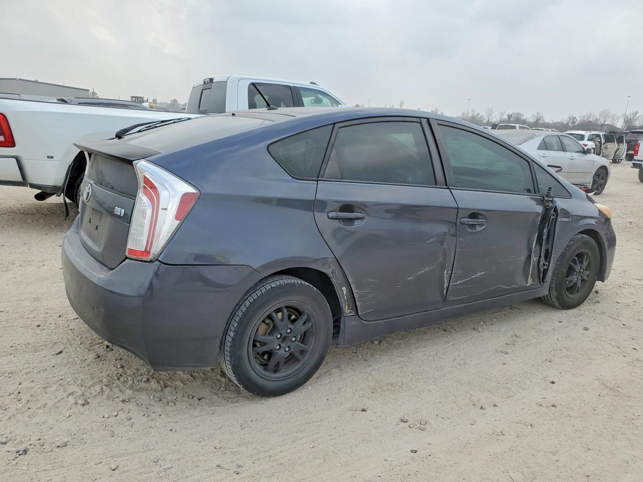 2014 TOYOTA PRIUS C photo 3