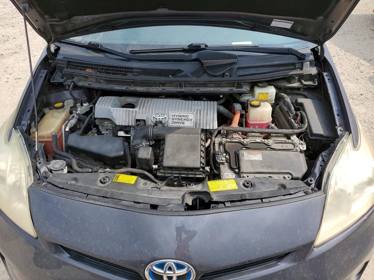 2014 TOYOTA PRIUS C photo 11