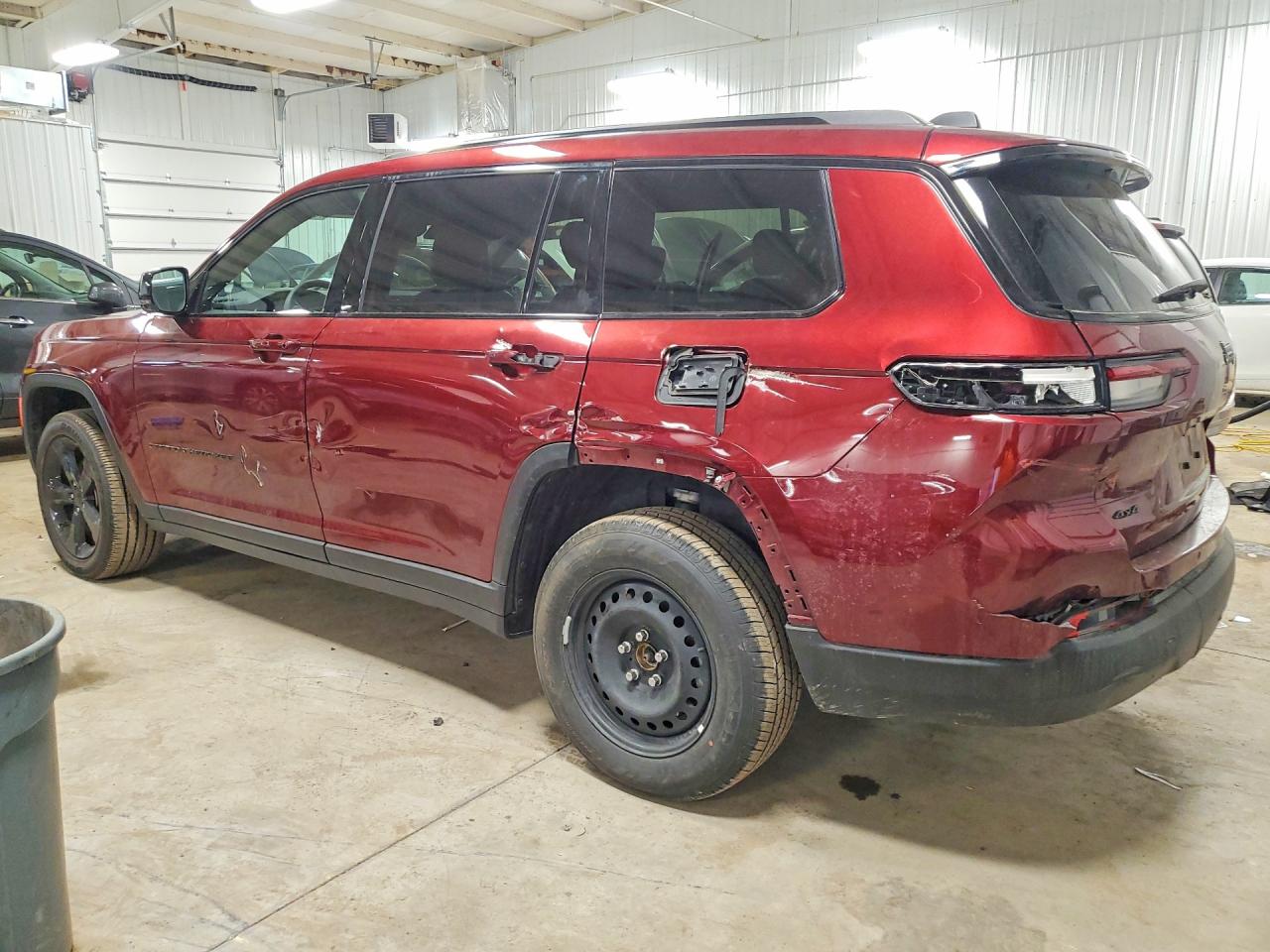 2024 JEEP GRAND CHEROKEE L LAREDO photo 3