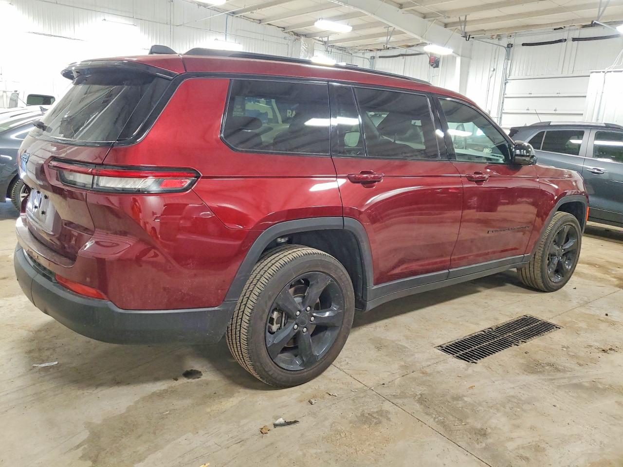 2024 JEEP GRAND CHEROKEE L LAREDO photo 5