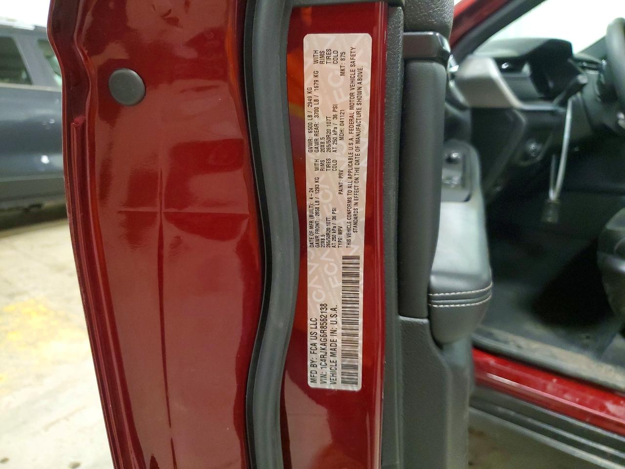 2024 JEEP GRAND CHEROKEE L LAREDO photo 25
