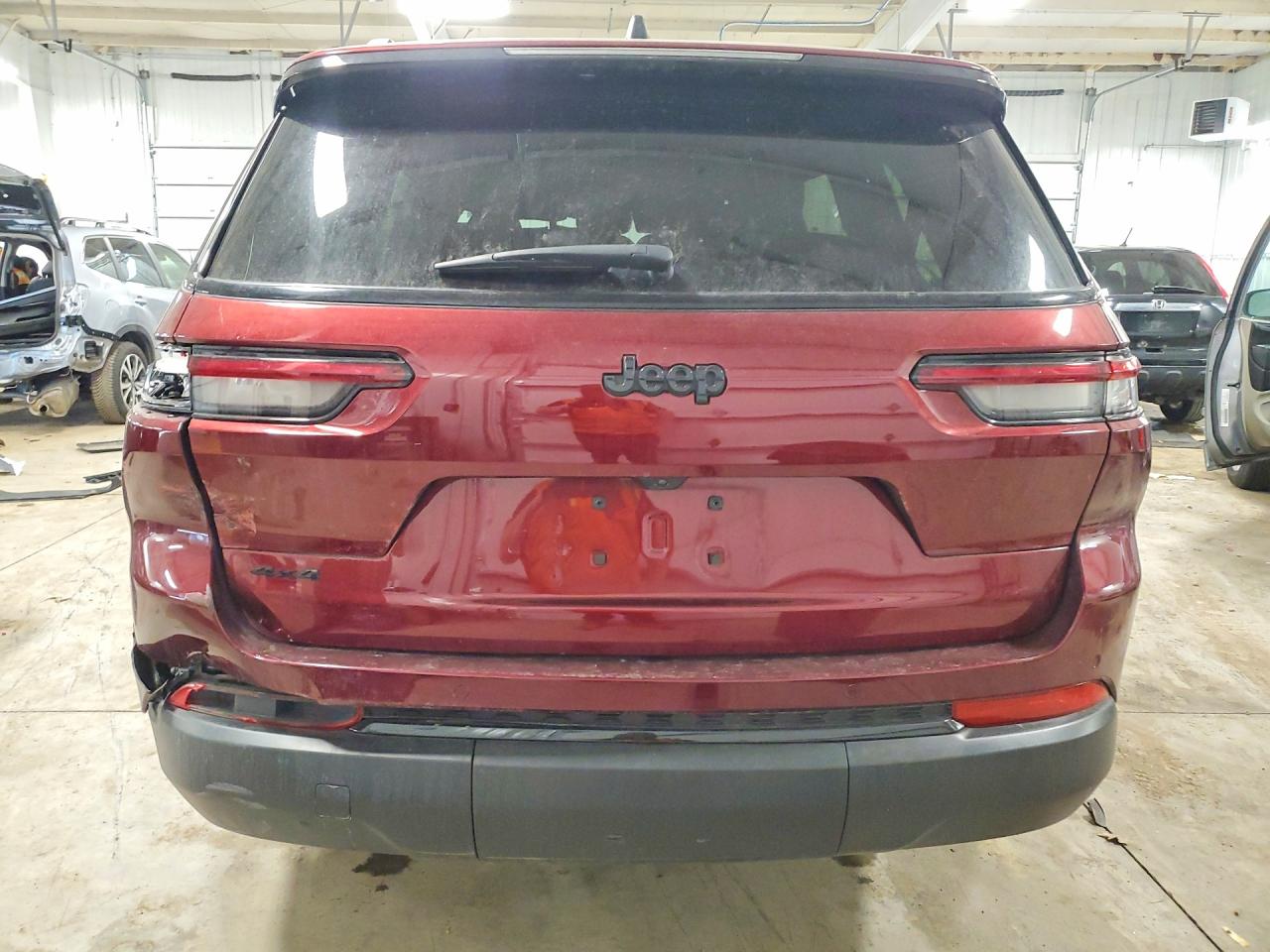 2024 JEEP GRAND CHEROKEE L LAREDO photo 11
