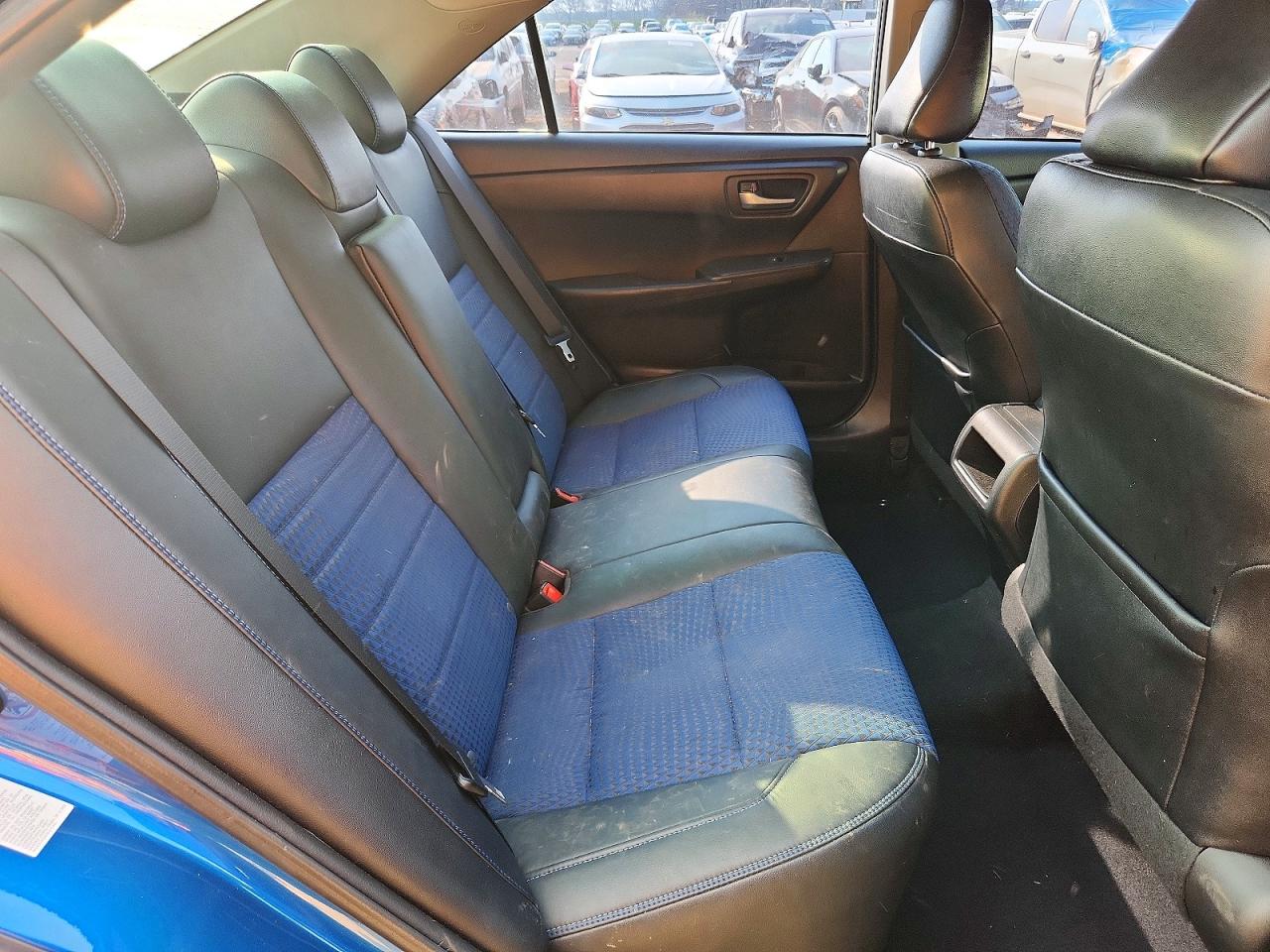 2016 TOYOTA CAMRY LE photo 10