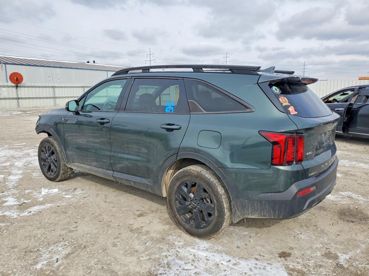 2022 KIA SORENTO S photo 2