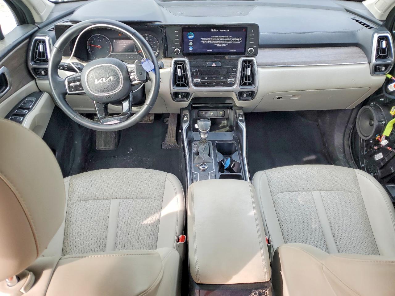 2022 KIA SORENTO S photo 8
