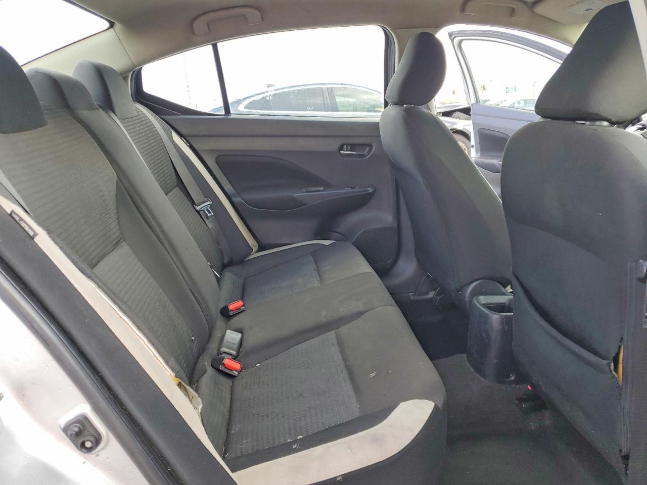2021 NISSAN VERSA SV photo 19