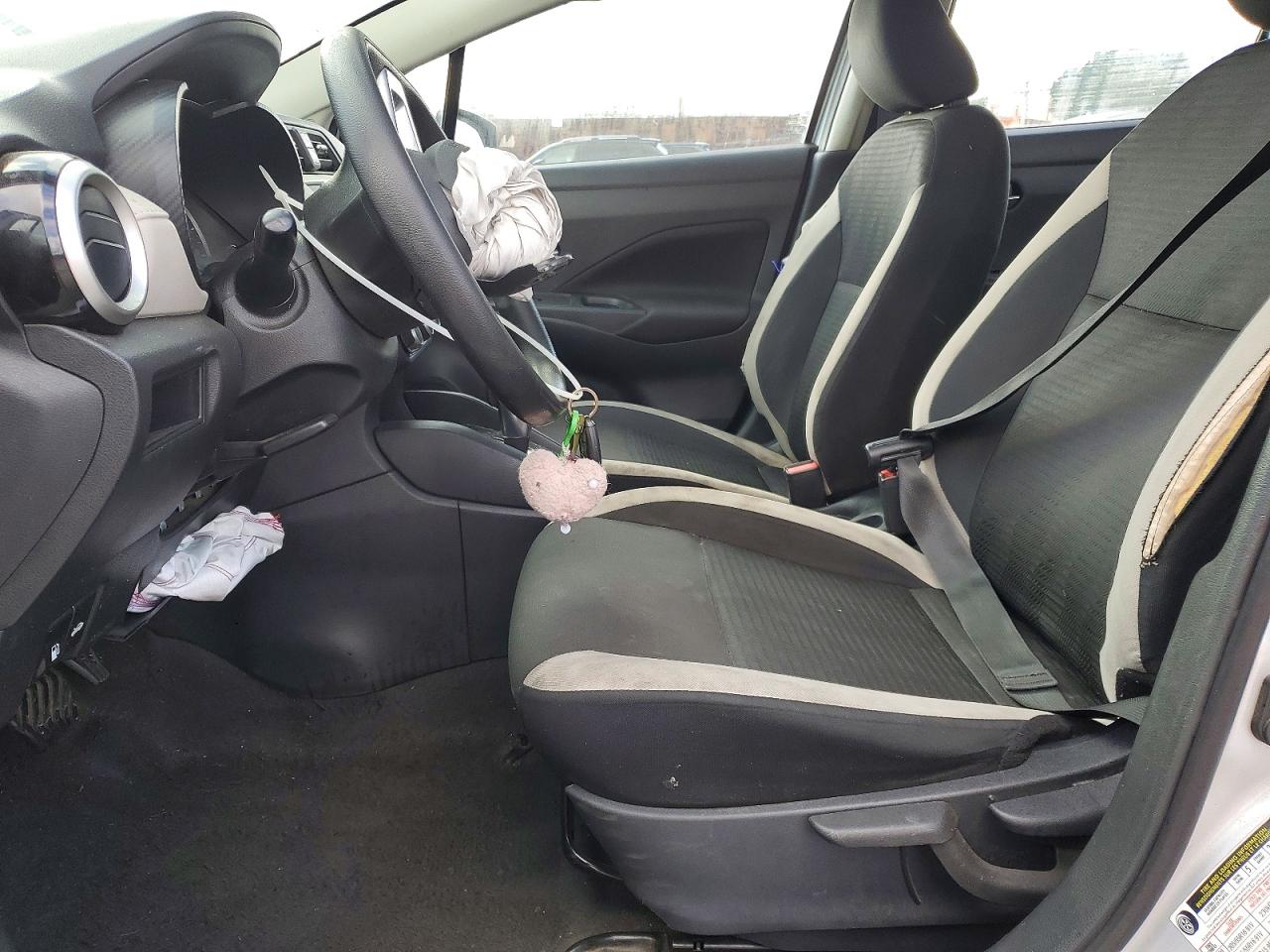 2021 NISSAN VERSA SV photo 13