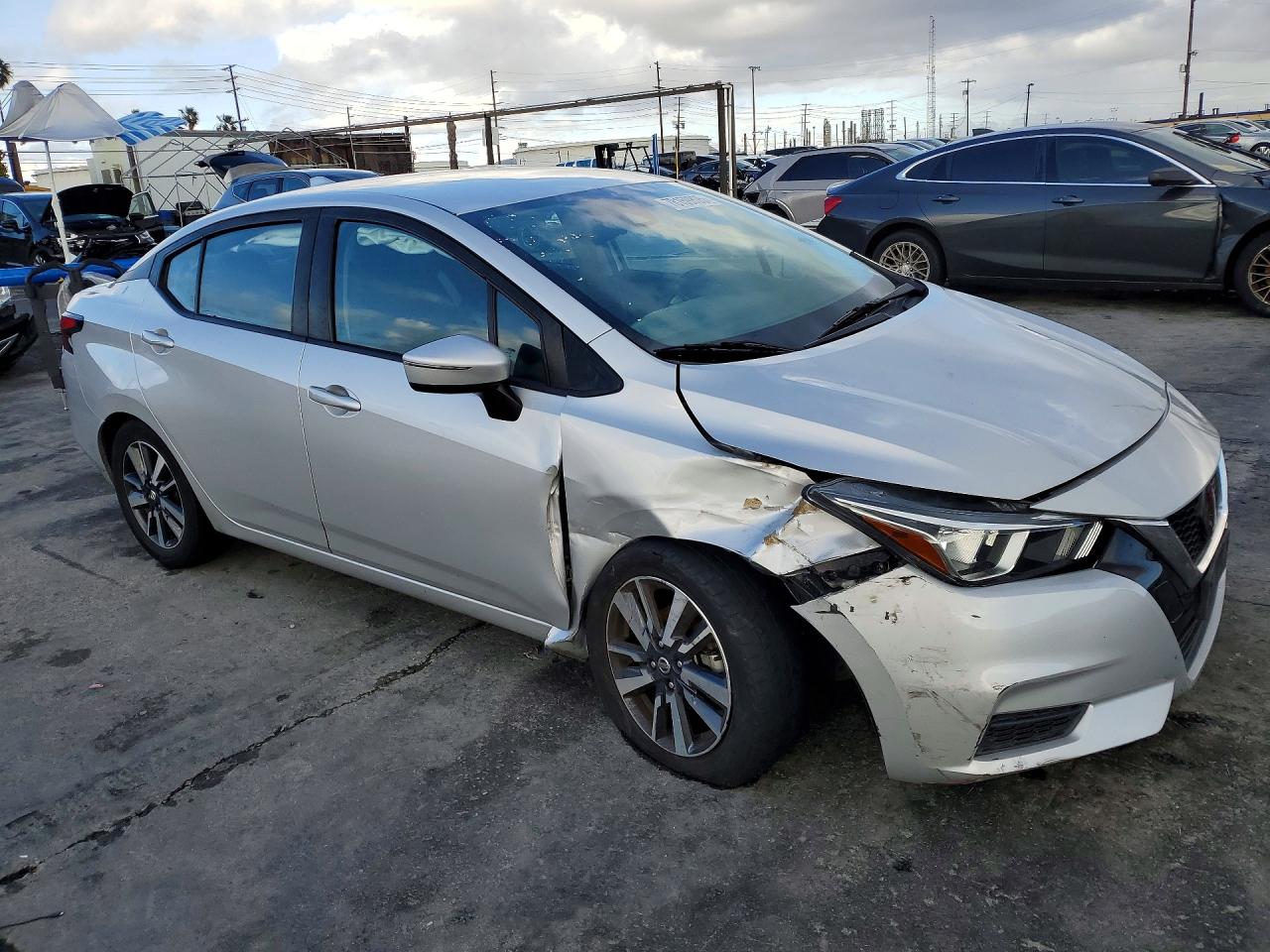 2021 NISSAN VERSA SV photo 7