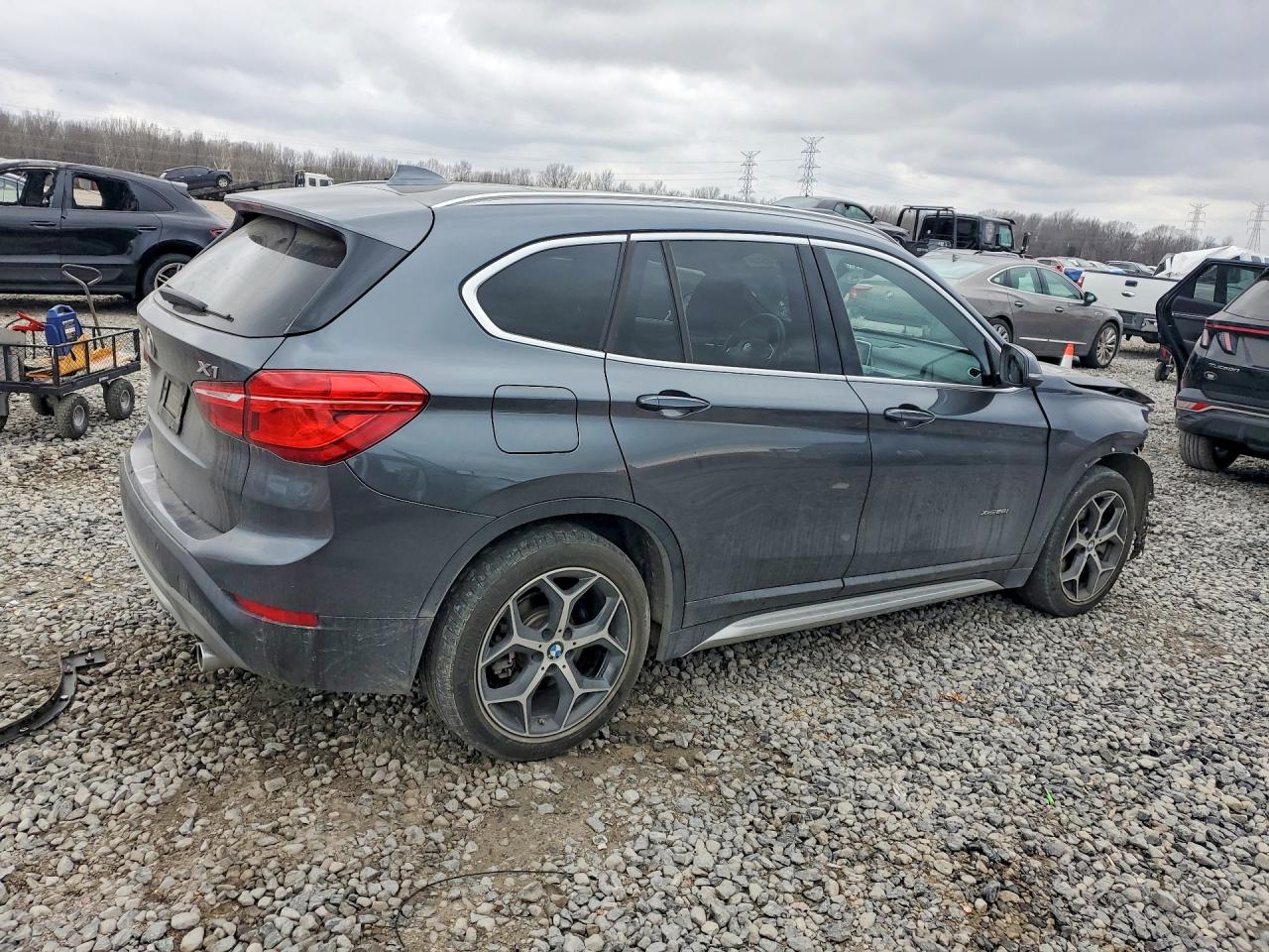 2016 BMW X1 XDRIVE28I photo 5