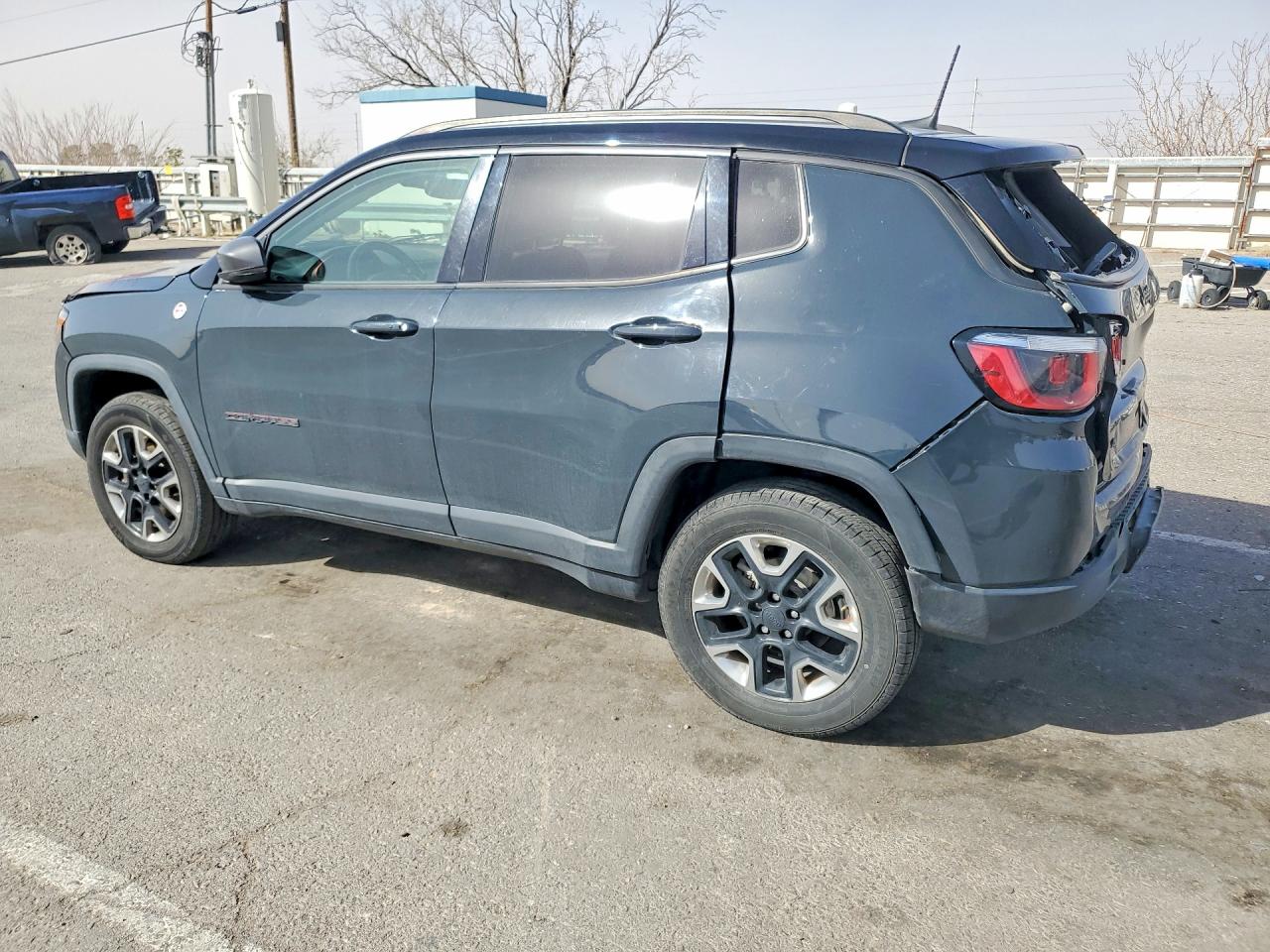 2017 JEEP COMPASS TRAILHAWK photo 3