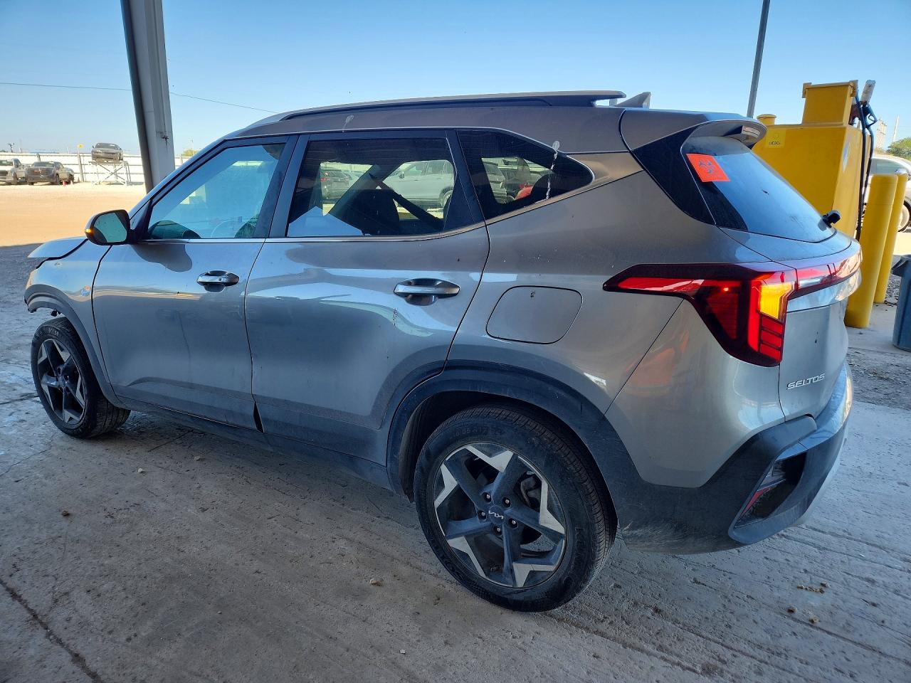 2025 KIA SELTOS EX photo 3