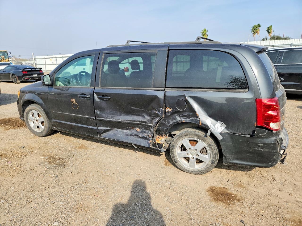 2012 DODGE GRAND CARAVAN SXT photo 2