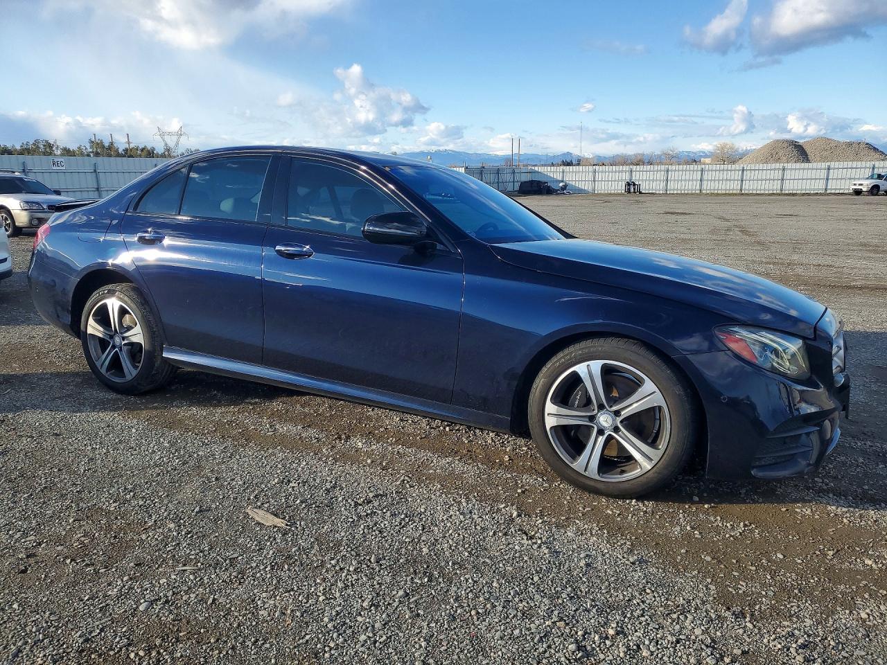 2017 MERCEDES-BENZ E 300 photo 7