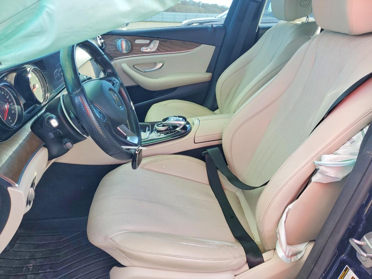 2017 MERCEDES-BENZ E 300 photo 13