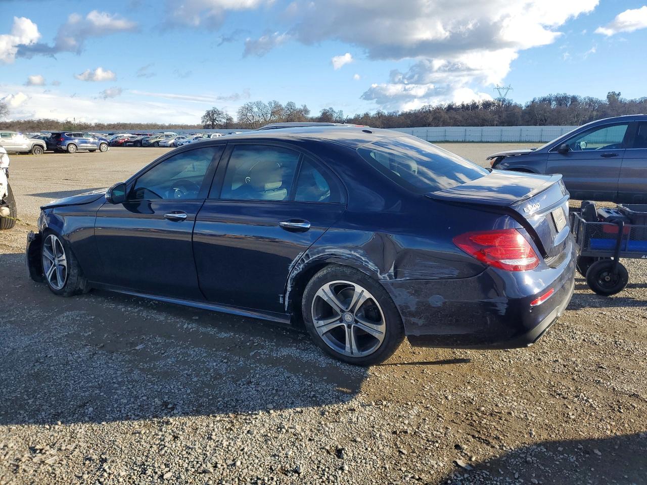 2017 MERCEDES-BENZ E 300 photo 3