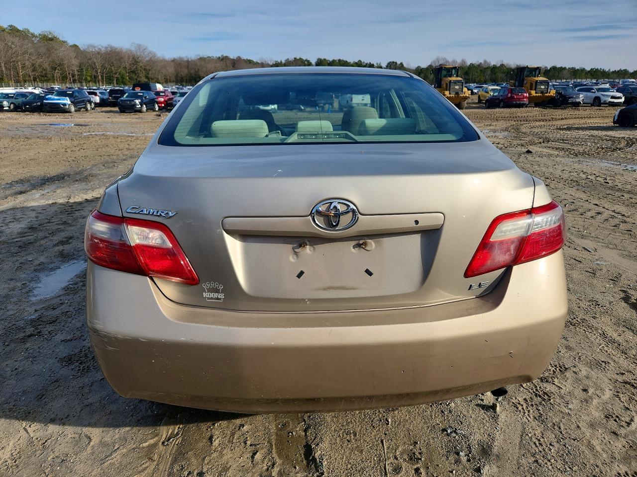 2009 TOYOTA CAMRY LE photo 16