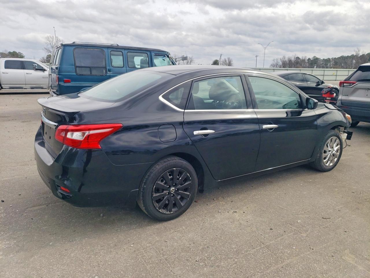 2019 NISSAN SENTRA S photo 5