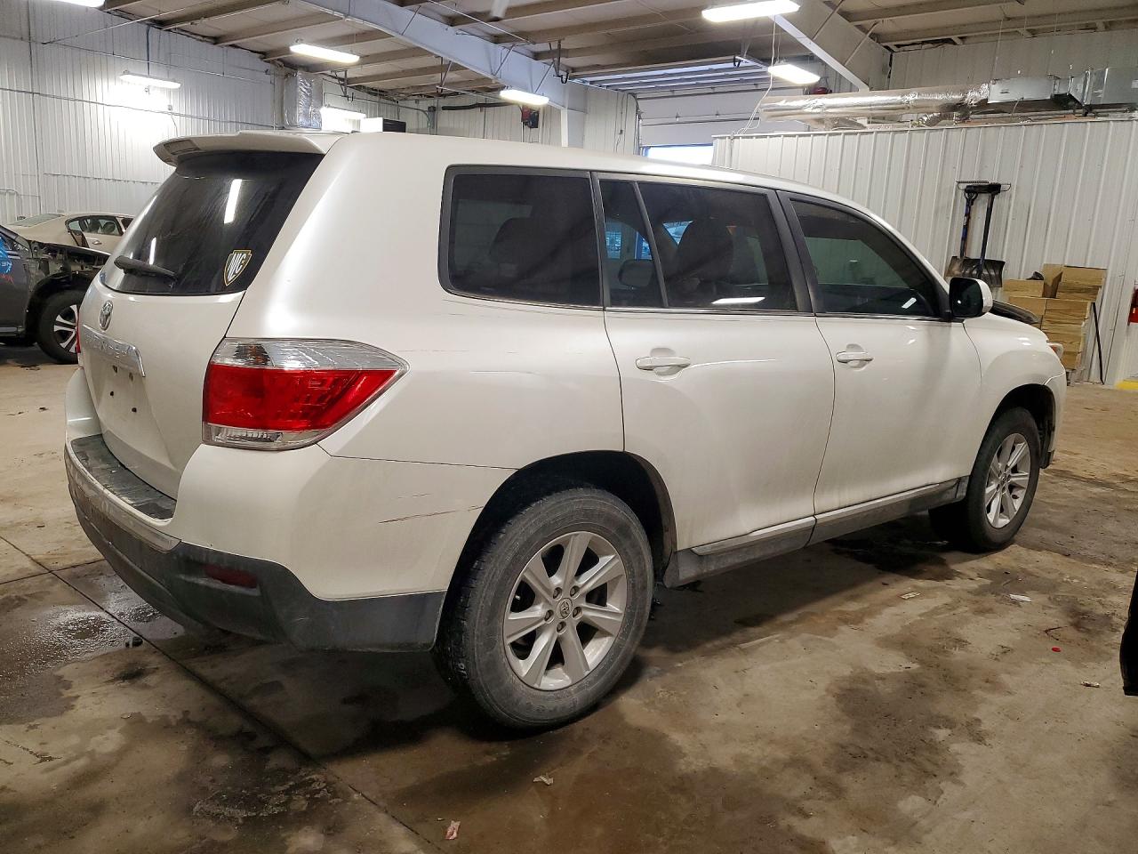 2013 TOYOTA HIGHLANDER BASE photo 5