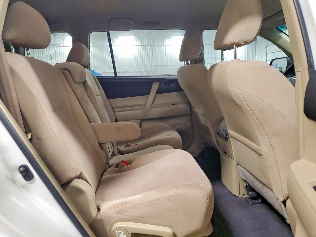 2013 TOYOTA HIGHLANDER BASE photo 21