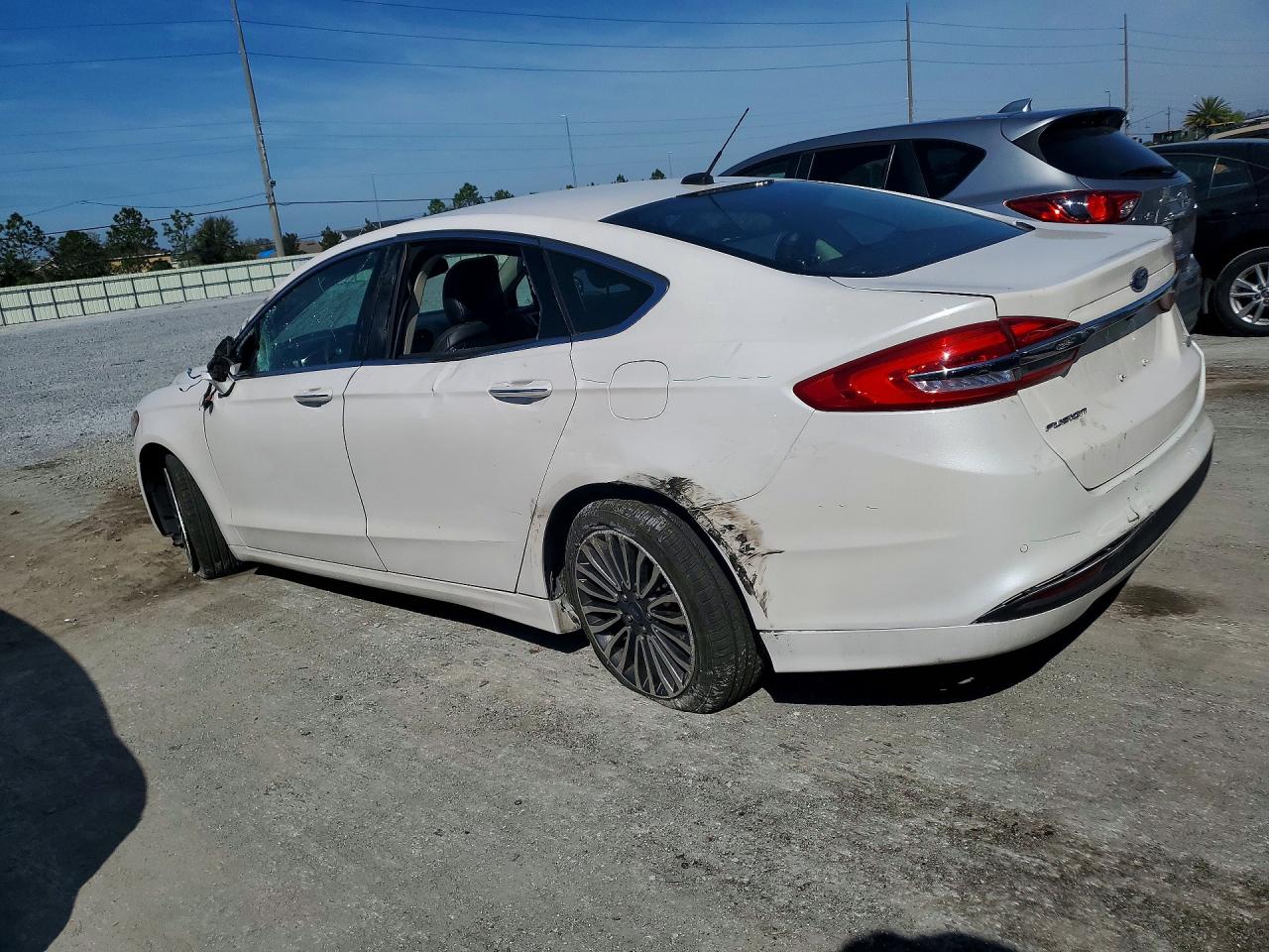 2017 FORD FUSION SE photo 2