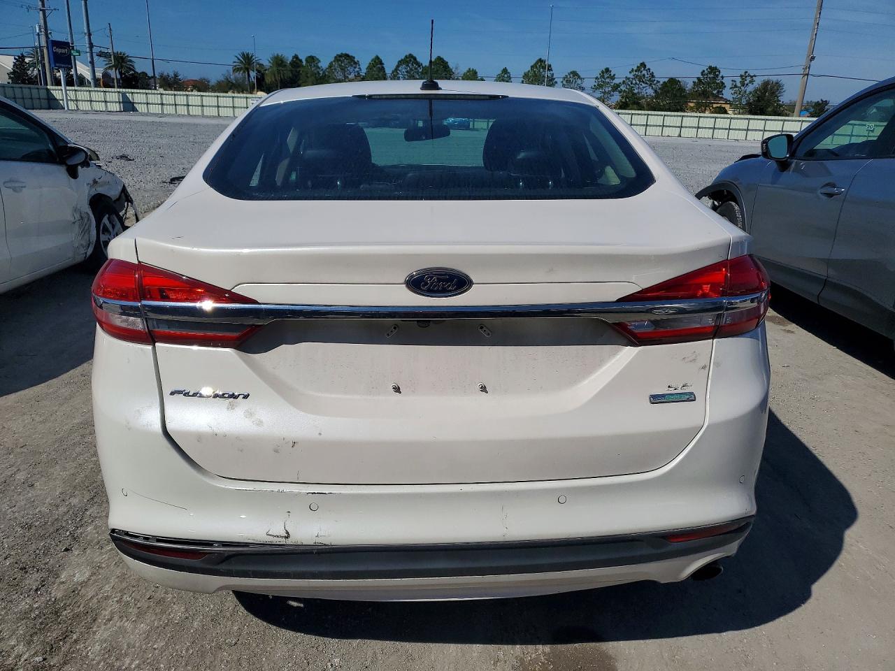 2017 FORD FUSION SE photo 6