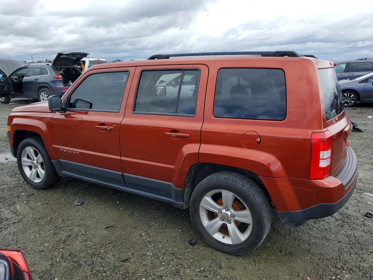 2012 JEEP PATRIOT SPORT photo 3