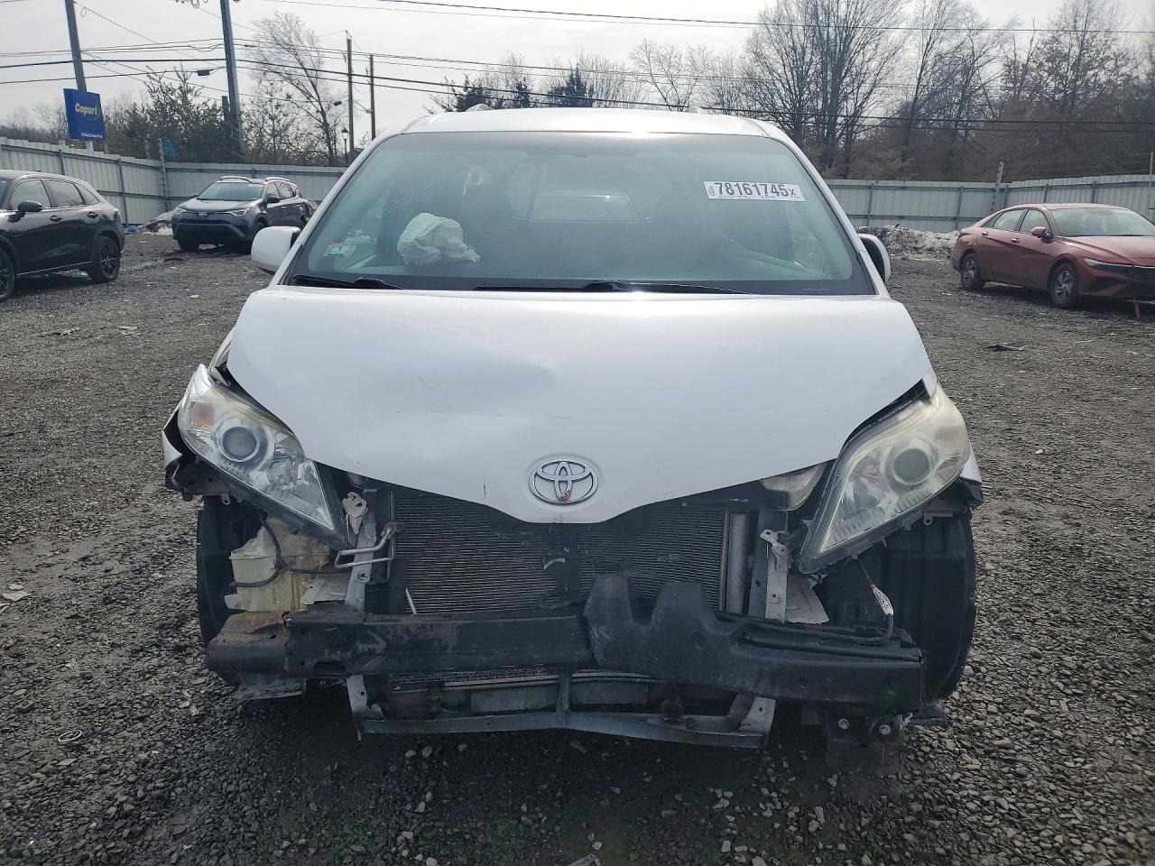 2015 TOYOTA SIENNA LE 8-PASSENGER photo 13
