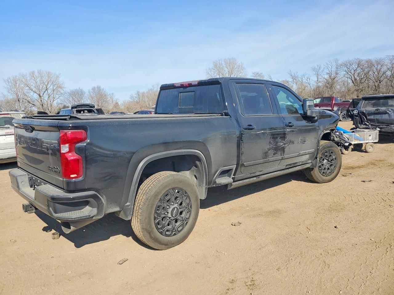 2024 CHEVROLET SILVERADO K2500 HIGH COUNTRY photo 3