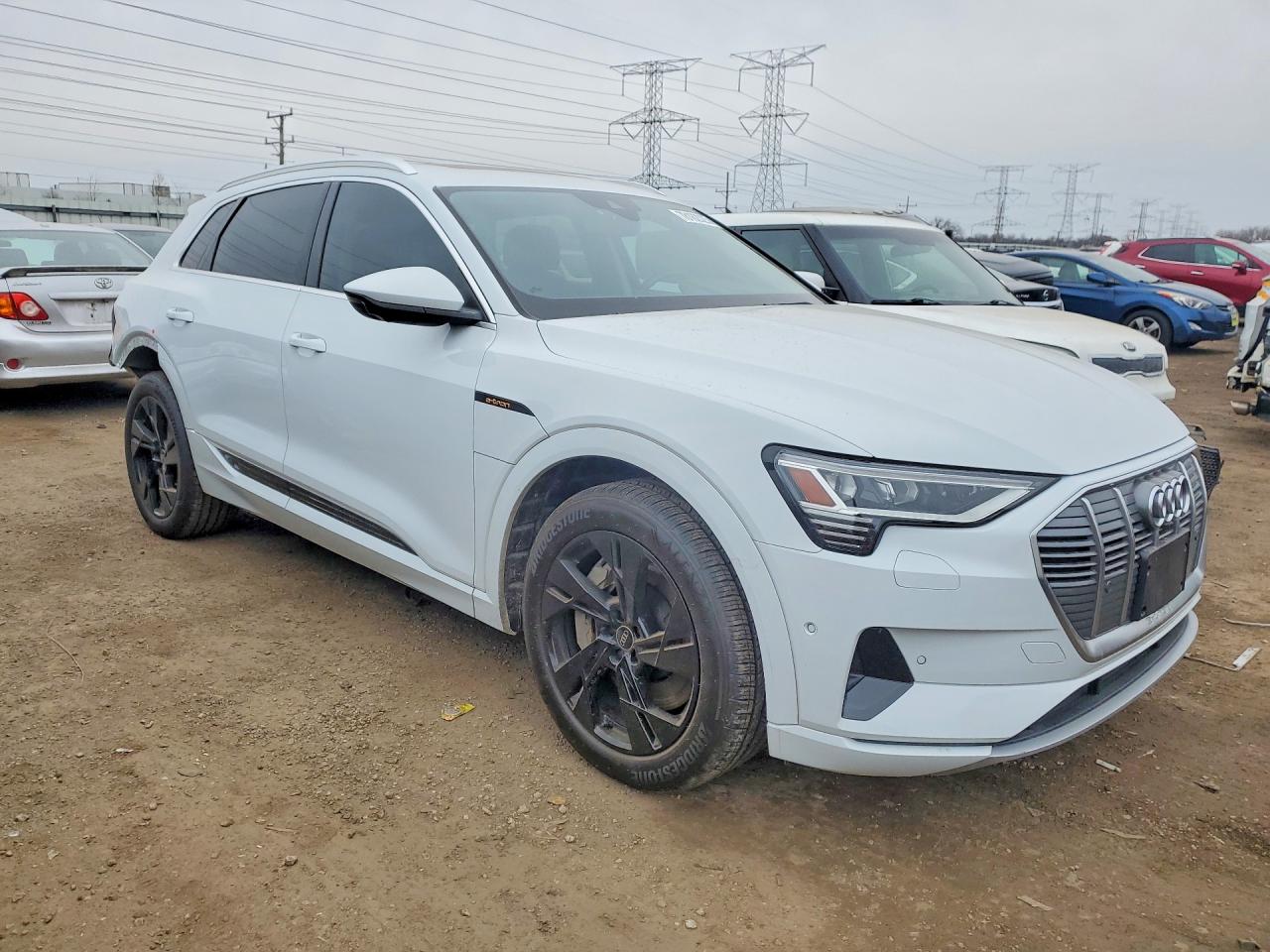 2022 AUDI E-TRON PREMIUM PLUS photo 4