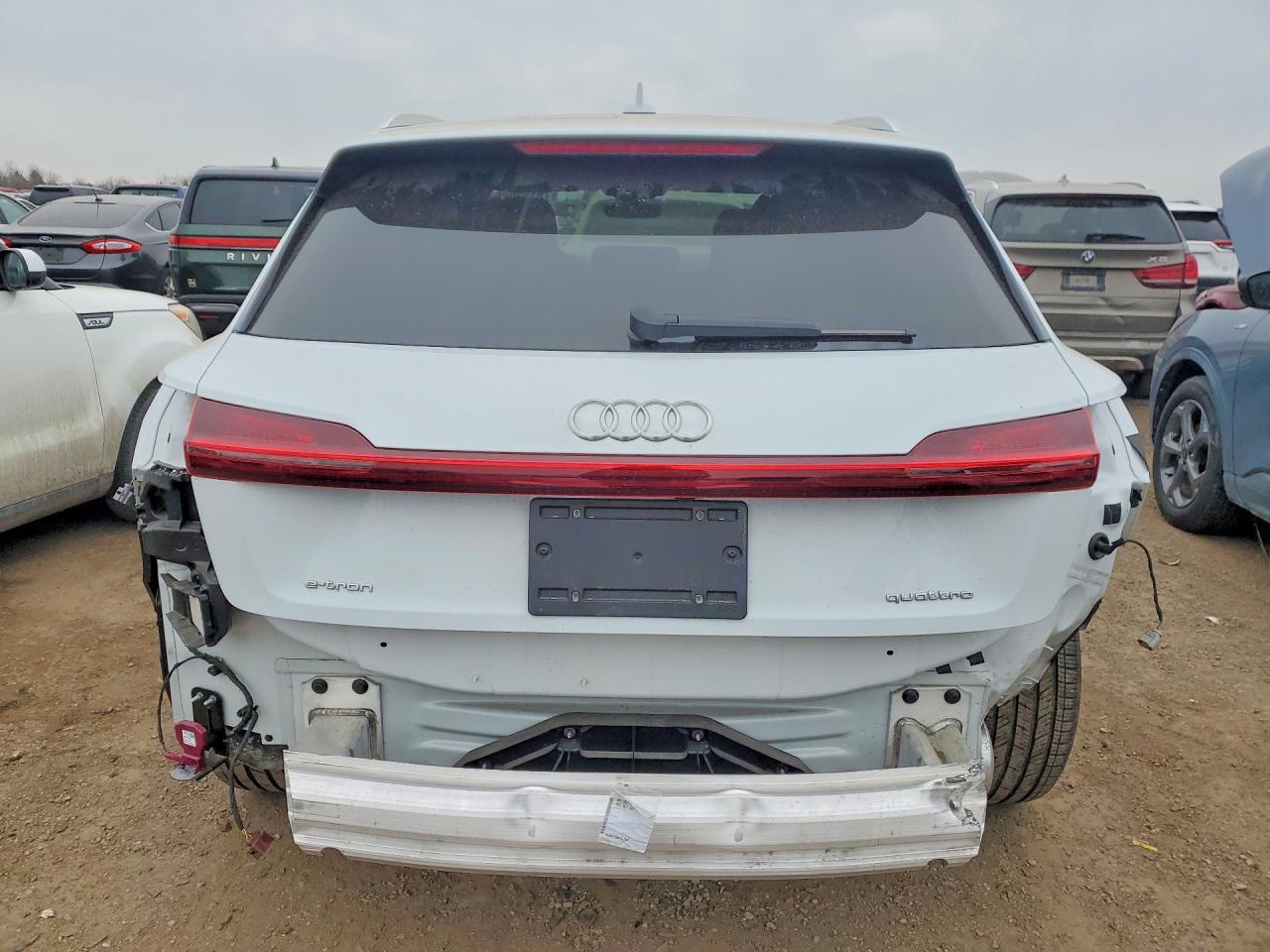2022 AUDI E-TRON PREMIUM PLUS photo 6