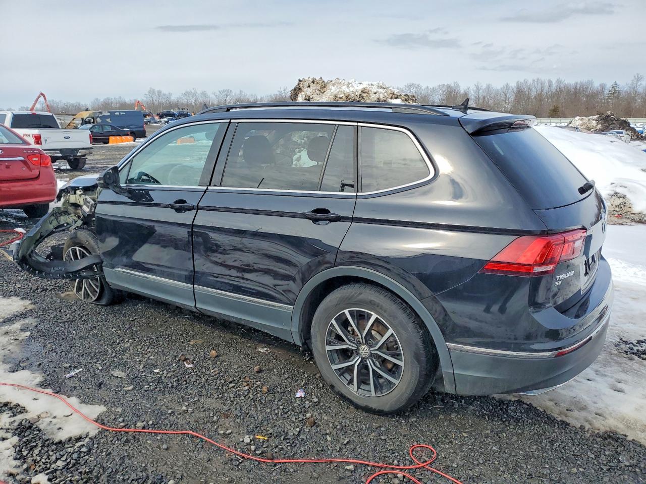 2021 VOLKSWAGEN TIGUAN SE photo 4