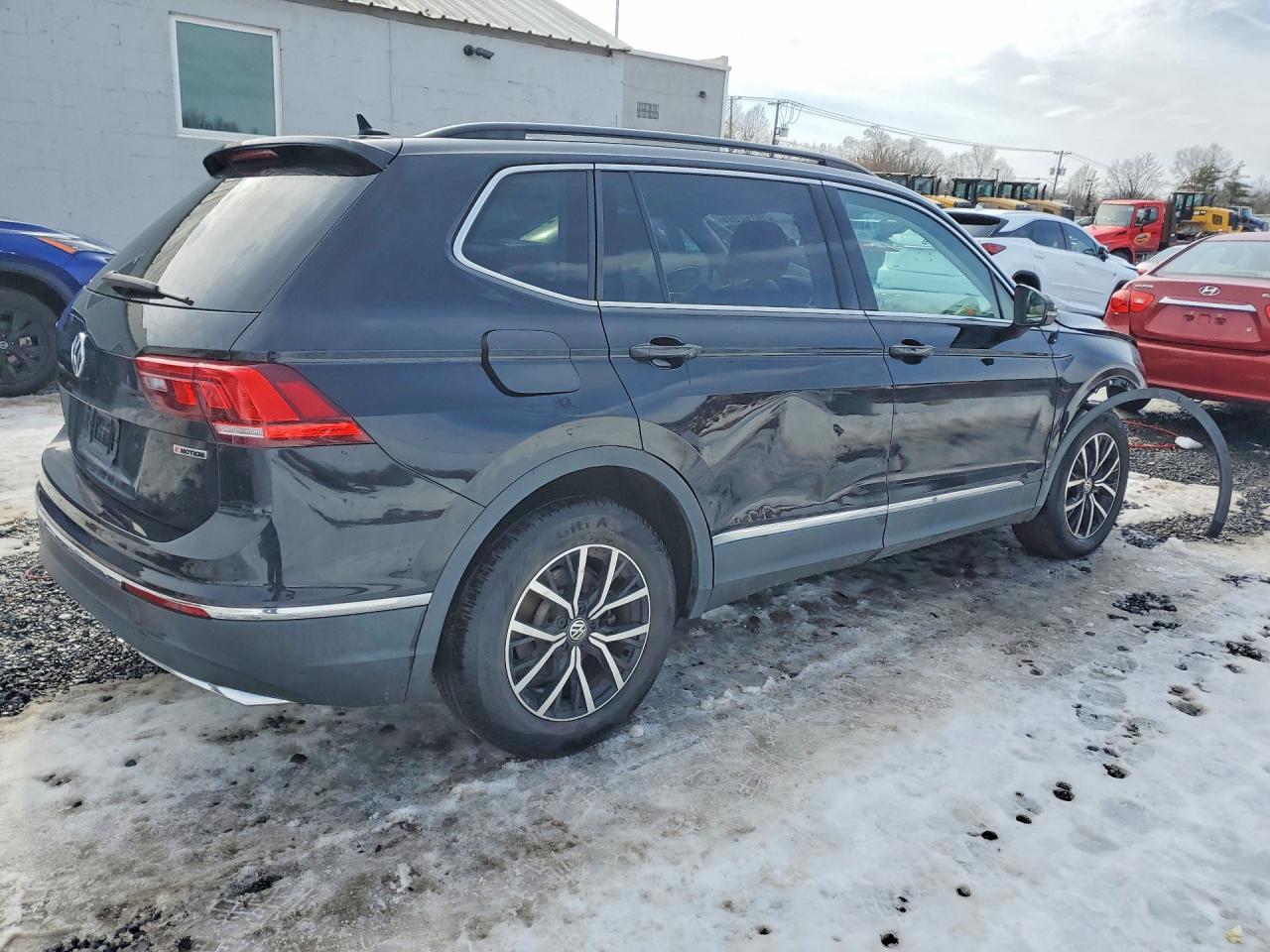 2021 VOLKSWAGEN TIGUAN SE photo 7