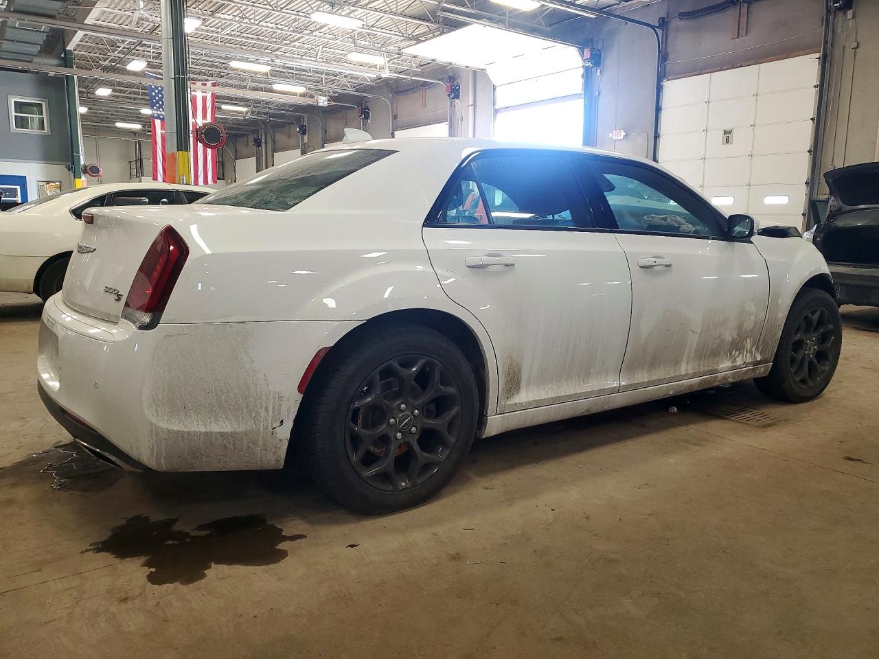 2019 CHRYSLER 300 S photo 5