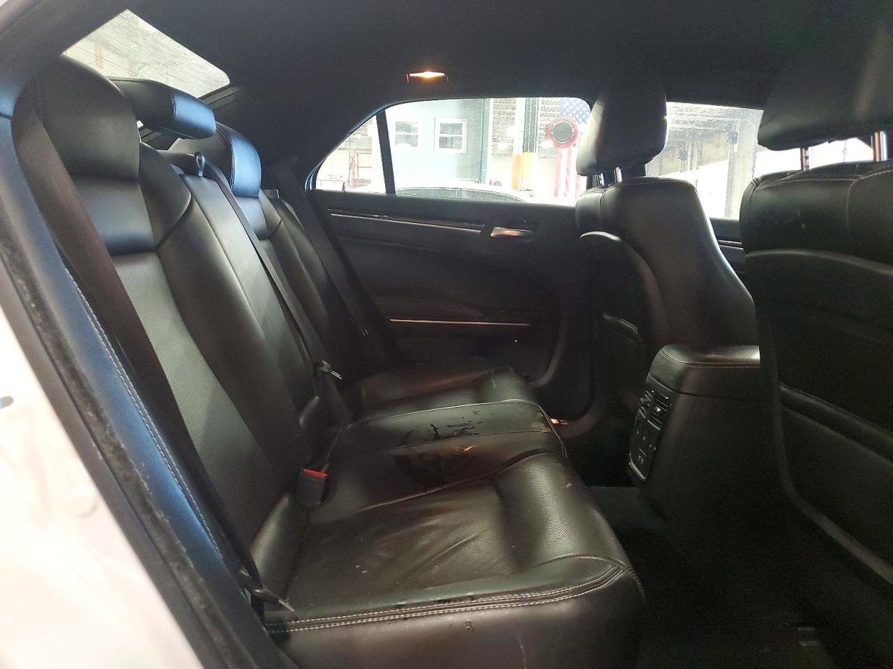 2019 CHRYSLER 300 S photo 19