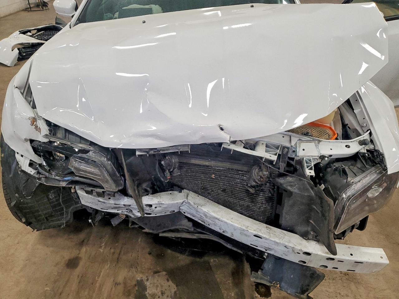 2019 CHRYSLER 300 S photo 21